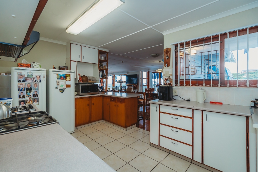 5 Bedroom Property for Sale in Herolds Bay Western Cape